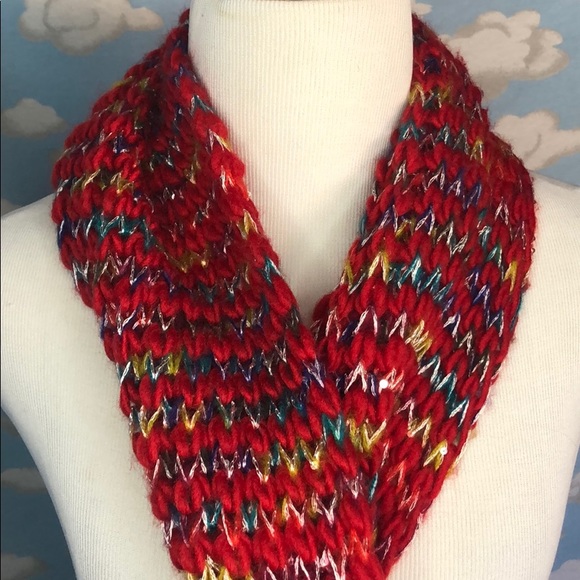 Chunky knit infinity scarf red & colorful | OS - Picture 3 of 4